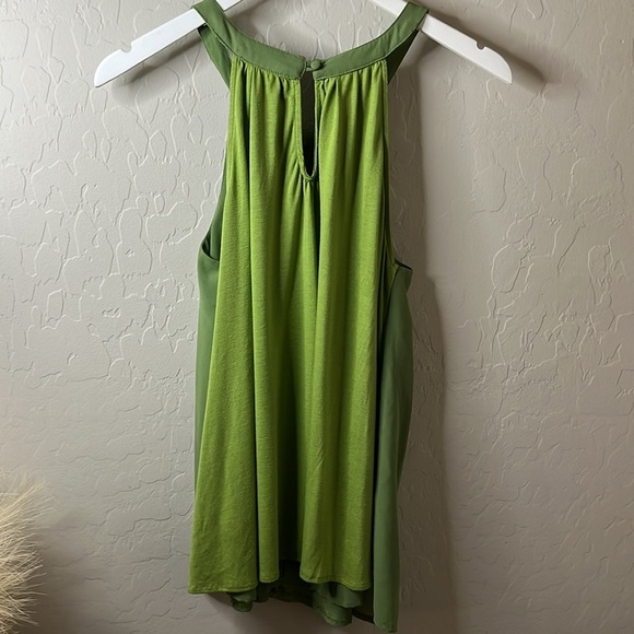 Sunday in Brooklyn green tank top 100% polyester keyhole, opening at neck medium - Picture 4 of 7